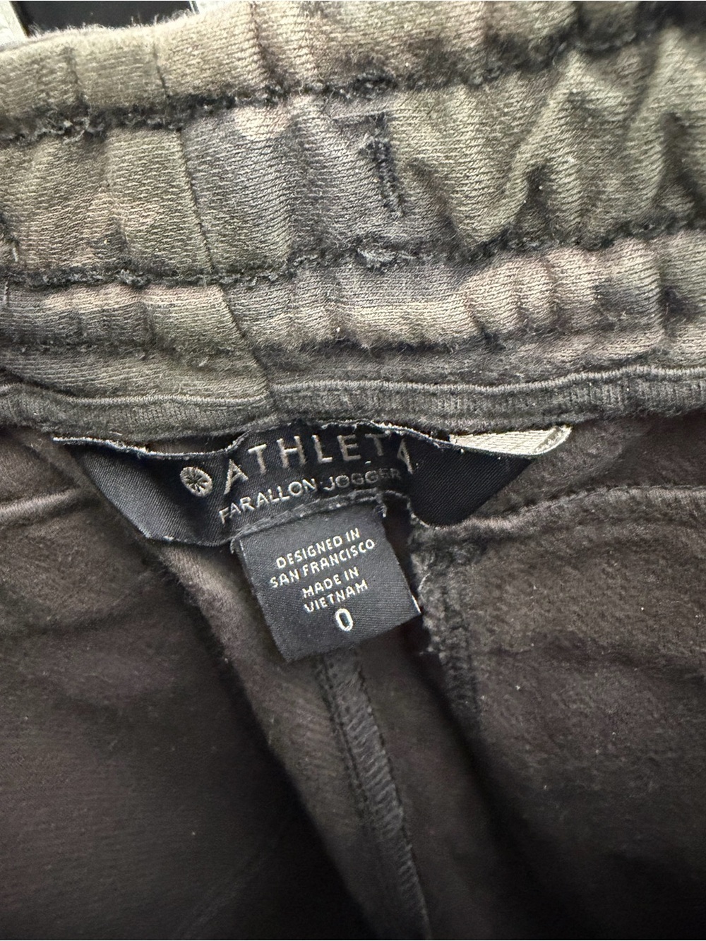 Athleta Women’s Camo Farallon Drawstring Joggers - Picture 4 of 5